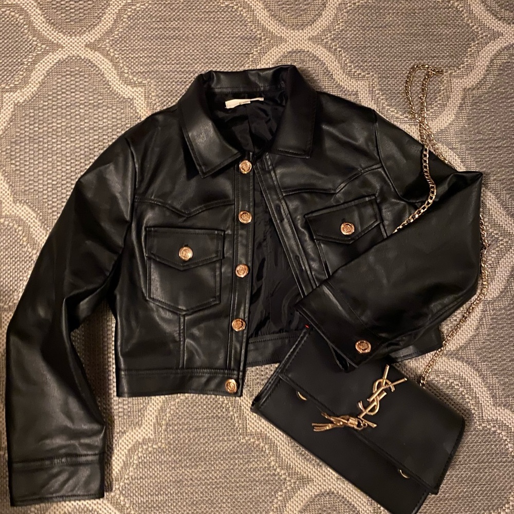 Cropped leather jacket